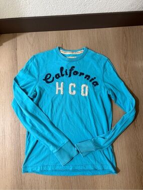VTG Hollister California Long-Sleeve Crewneck Shirt - Turquoise Medium